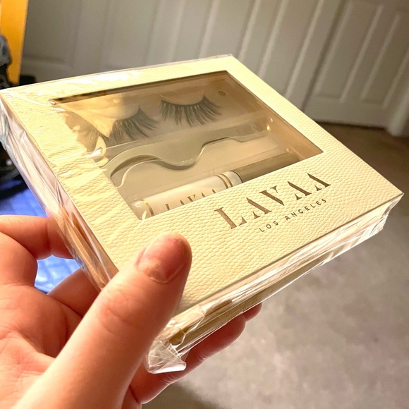 LAVAA BEAUTY Flirty Lash Set - Picture 8 of 9